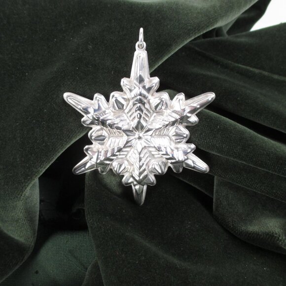 GORHAM STERLING SILVER 1972 SNOWFLAKE ORNAMENT🎁 - Picture 3 of 13